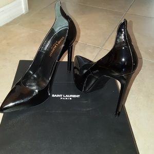 Gorgeous Saint Laurent pumps